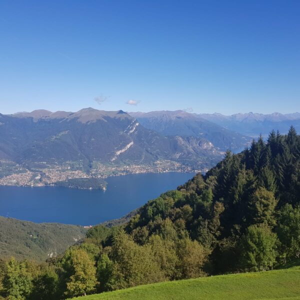 La vista dal RIfugio sul lago di Como